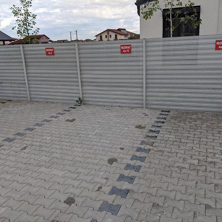 Alina'S Deluxe Apartment And Free Private Parking Dumbravita  Exterior foto