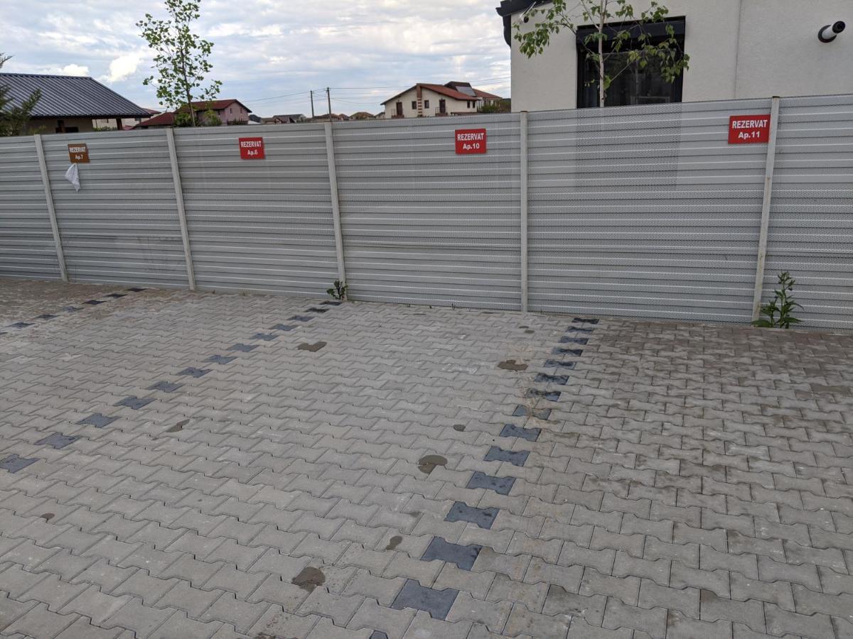 Alina'S Deluxe Apartment And Free Private Parking Dumbravita  Exterior foto
